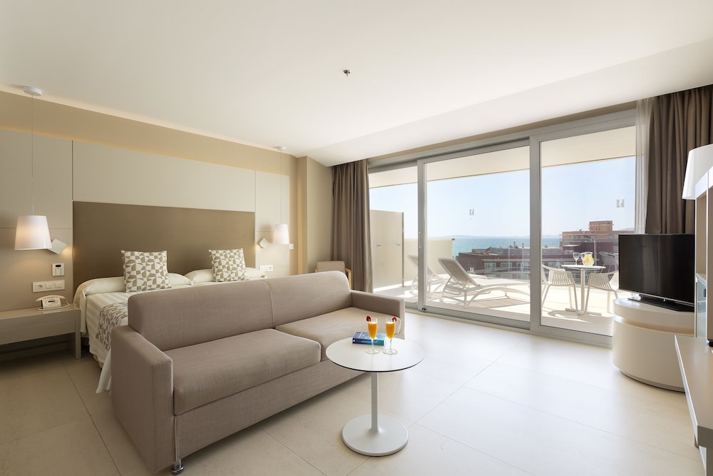 Junior Room, Terrace, Sea View (3 adults)