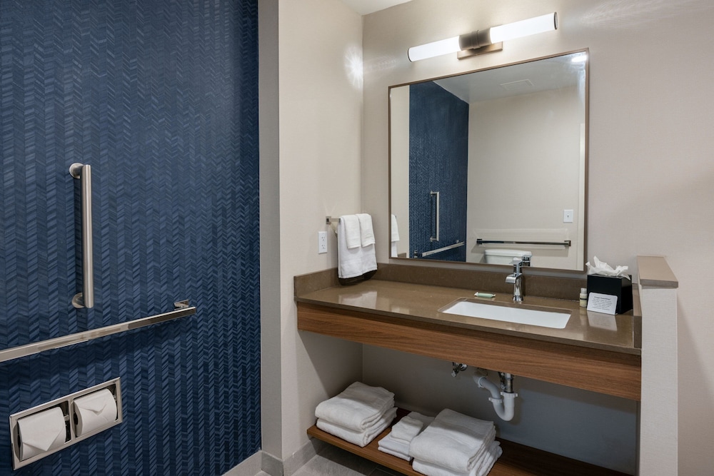 Suite, 2 Queen Beds - Photo 6