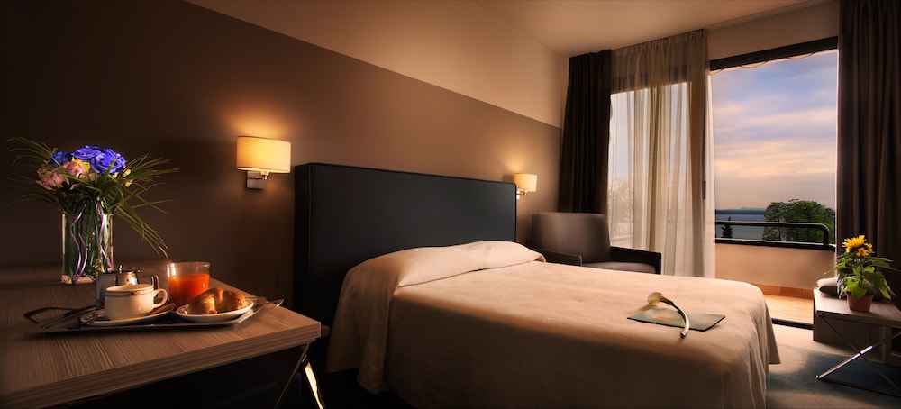 Executive Double or Twin Room, Balcony, Lake View
