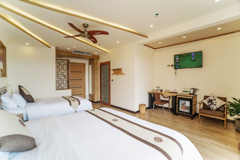 Reopening Promotion - Family Room photo 3