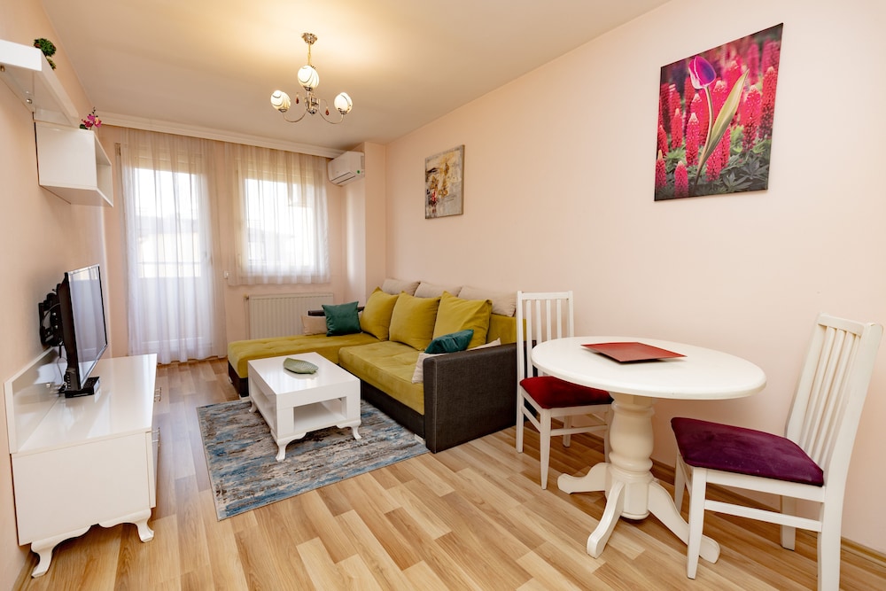 Standard Apartment photo 1