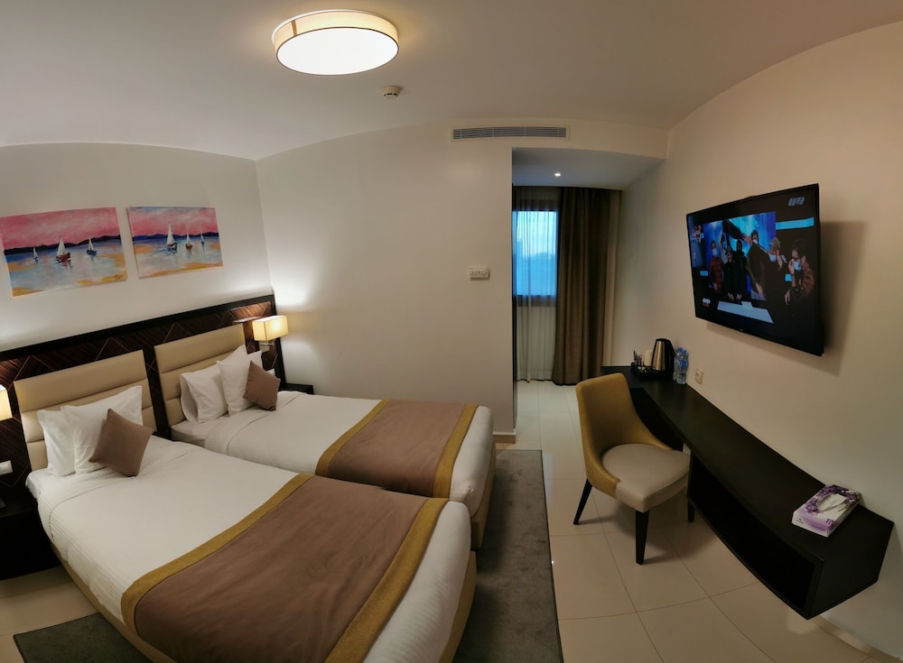 Classic Twin Room - Photo 2