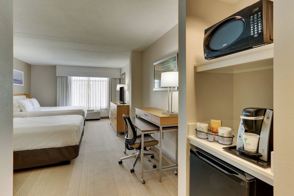 Standard Room, Multiple Beds - Photo 1