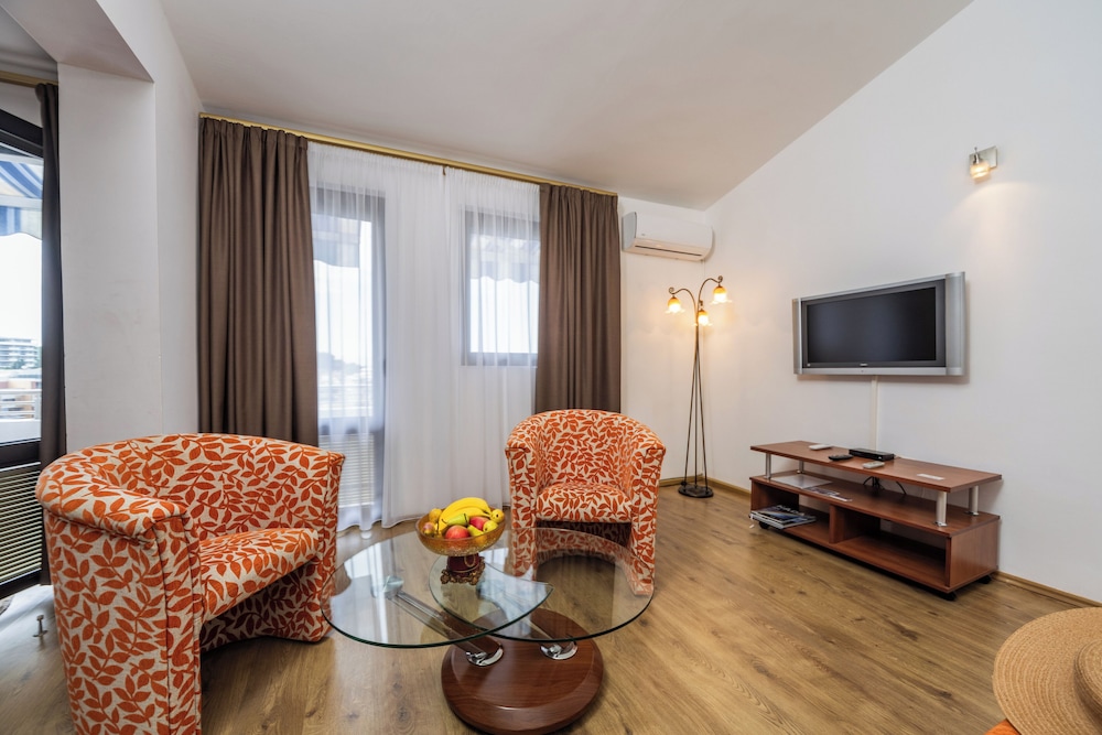 Premium Apartment, 2 Bedrooms, Sea View - Photo 17