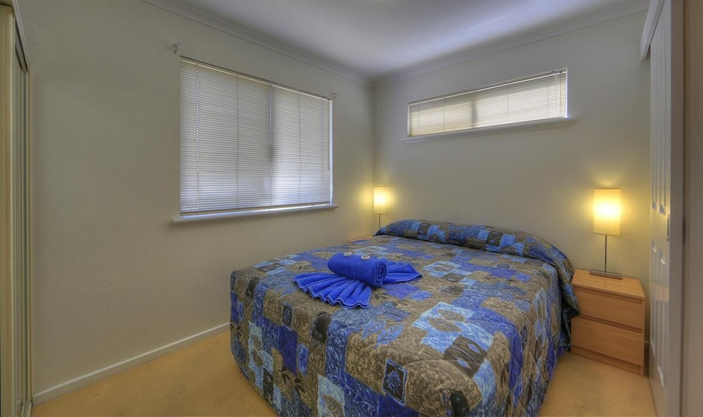 Standard Cabin, 1 Queen Bed photo 1