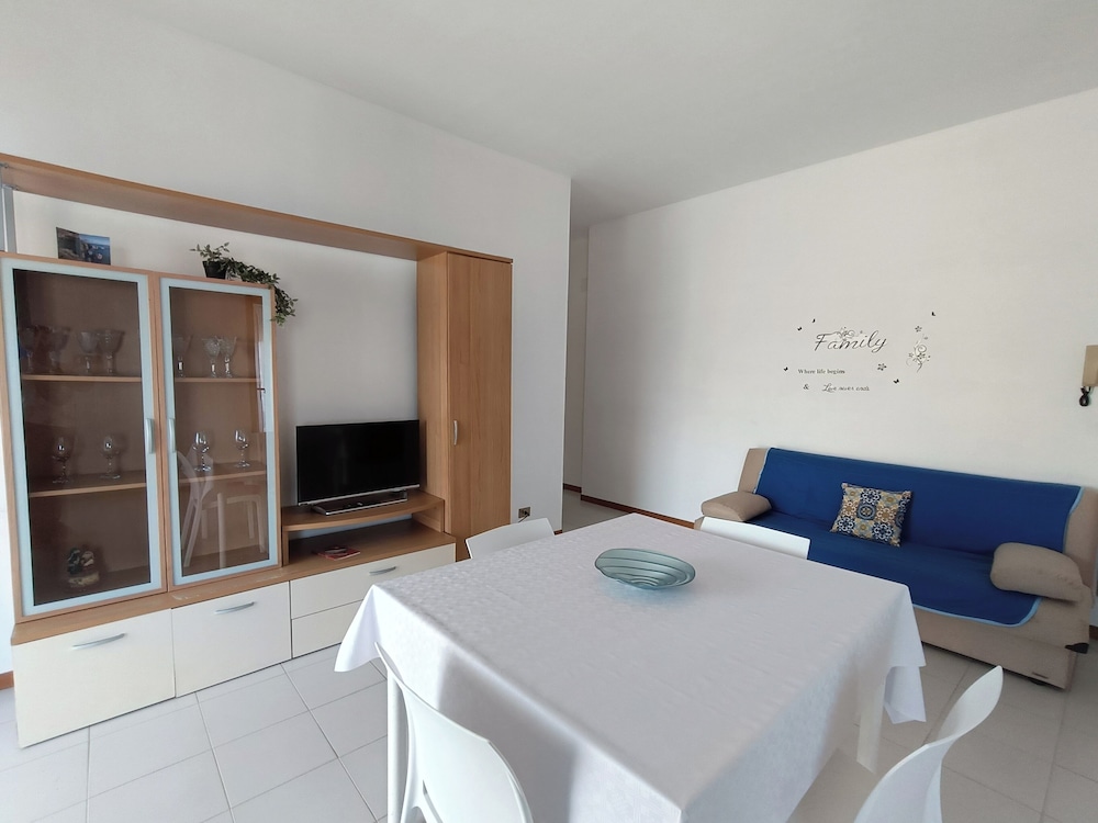 Apartment photo 3