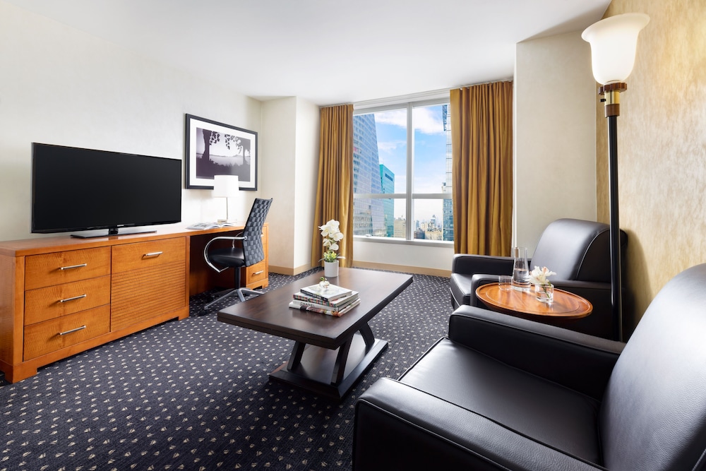 Junior Suite, 1 King Bed thumbnail 5