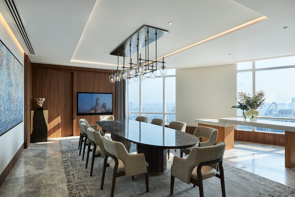 Royal Suite photo 2