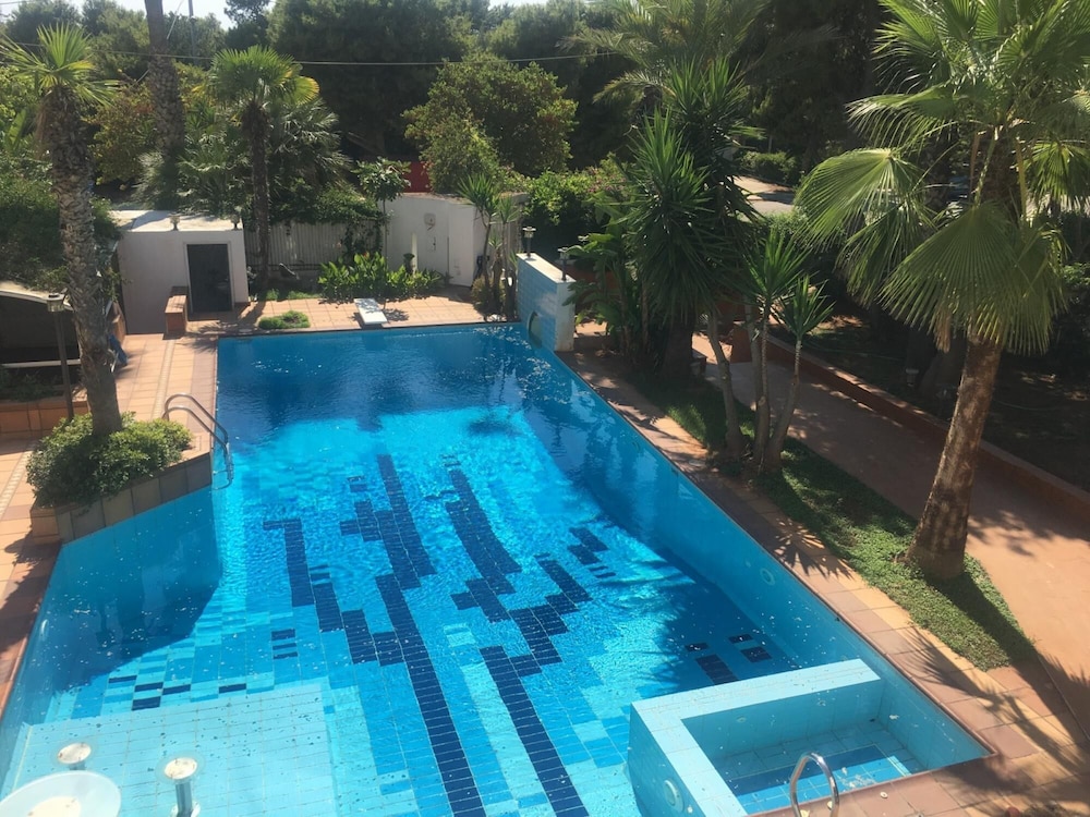 Villa photo 2