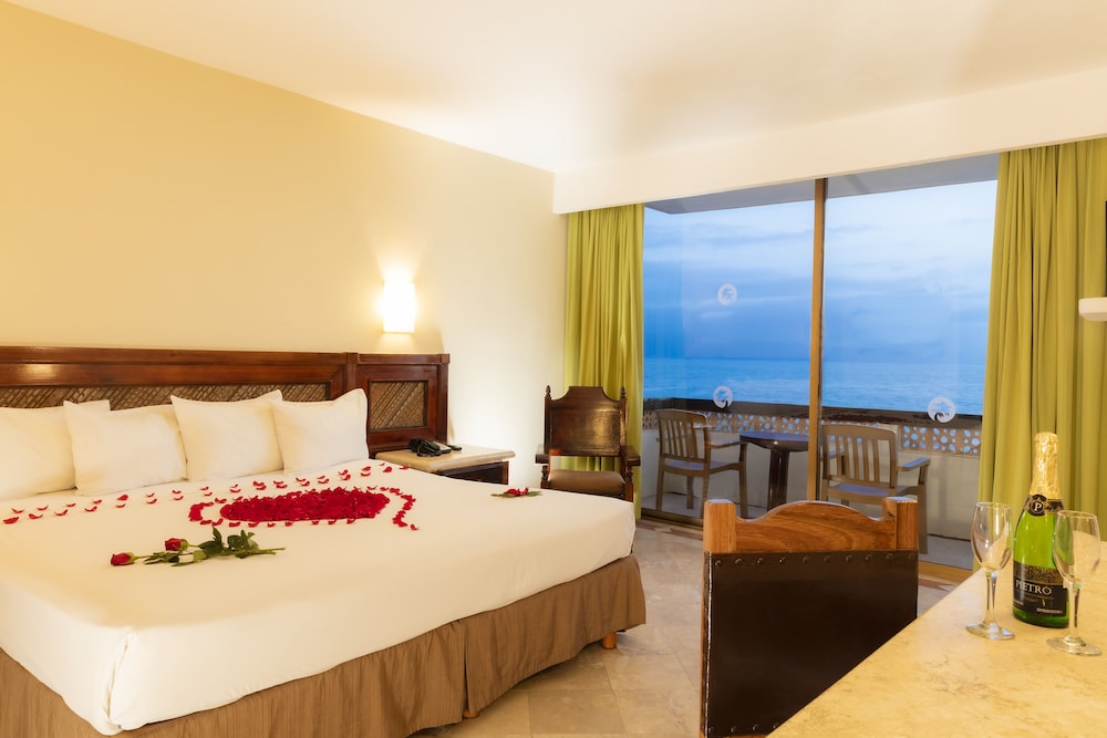 Ocean View with King Bed - Photo 4