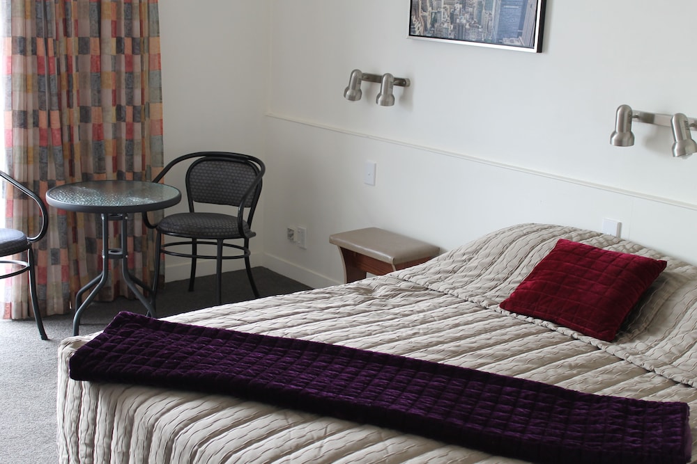Queen Room with Balcony photo 2