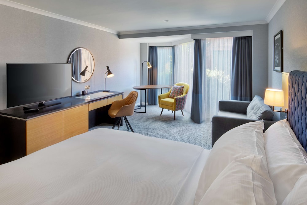 Junior Suite, 1 King Bed - Photo 1