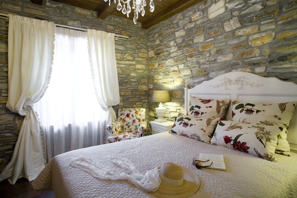 Suite, 1 Bedroom, Garden View