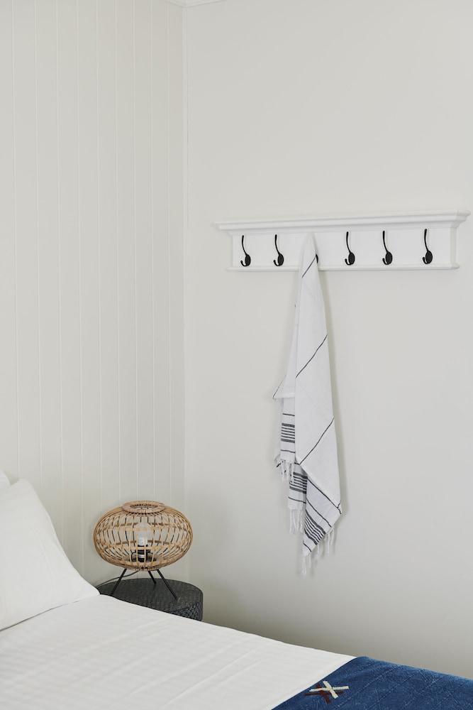 Room 4 - Barwon Heads 2 Bedroom 2 Bathrooms photo 2