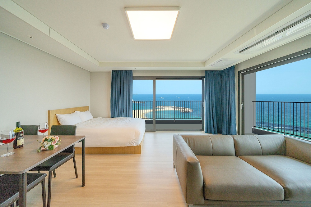 [Pet Room] Panorama Ocean View Suite Family - Photo 2