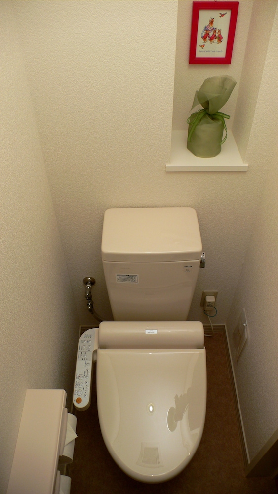 Standard Twin Room, 2 Queen Beds, Non Smoking (Only Accessible From Up-Lane Highway) photo 2
