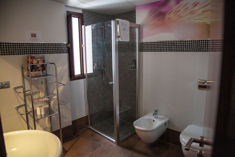 Duplex, 2 Bedrooms - Photo 14