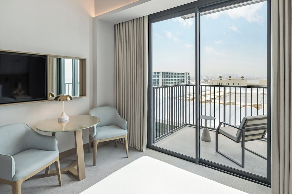 Deluxe Room, 1 King Bed, Balcony - Photo 5