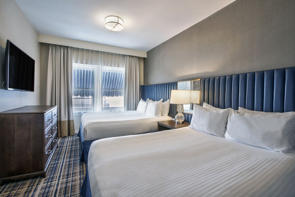 Traditional Room, 2 Queen Beds - Photo 1