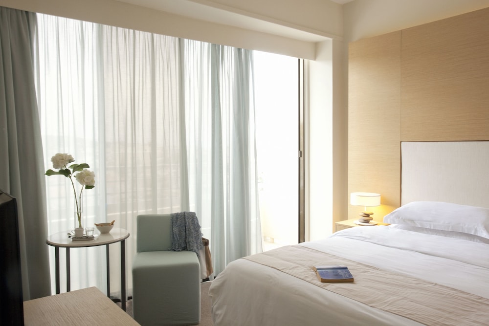 Family Interconnecting Side Sea View Room