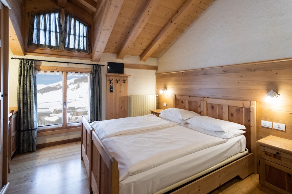 Double or Twin Room photo 3