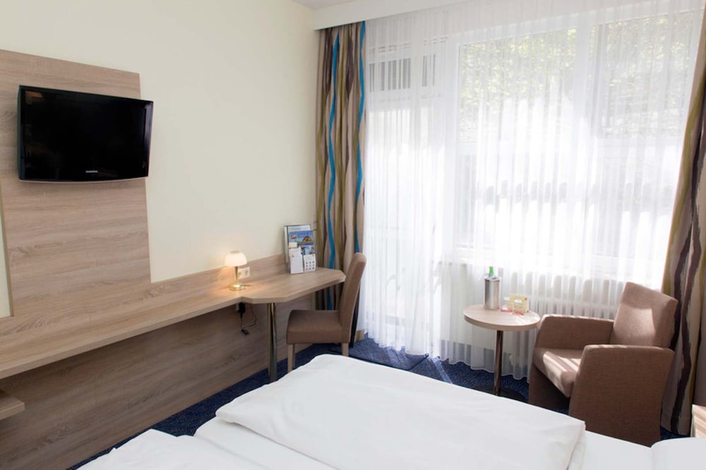 Double Room, Balcony (Waldseite) photo 3