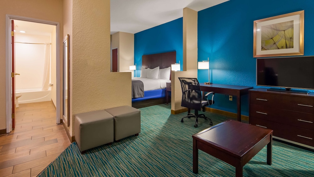 Suite, Multiple Beds, Non Smoking, Refrigerator & Microwave (Separate Living Room) photo 1