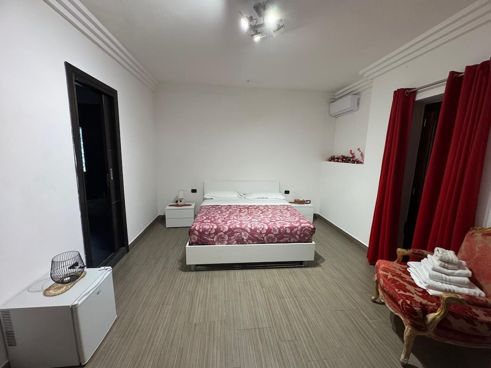 Royal Room photo 2
