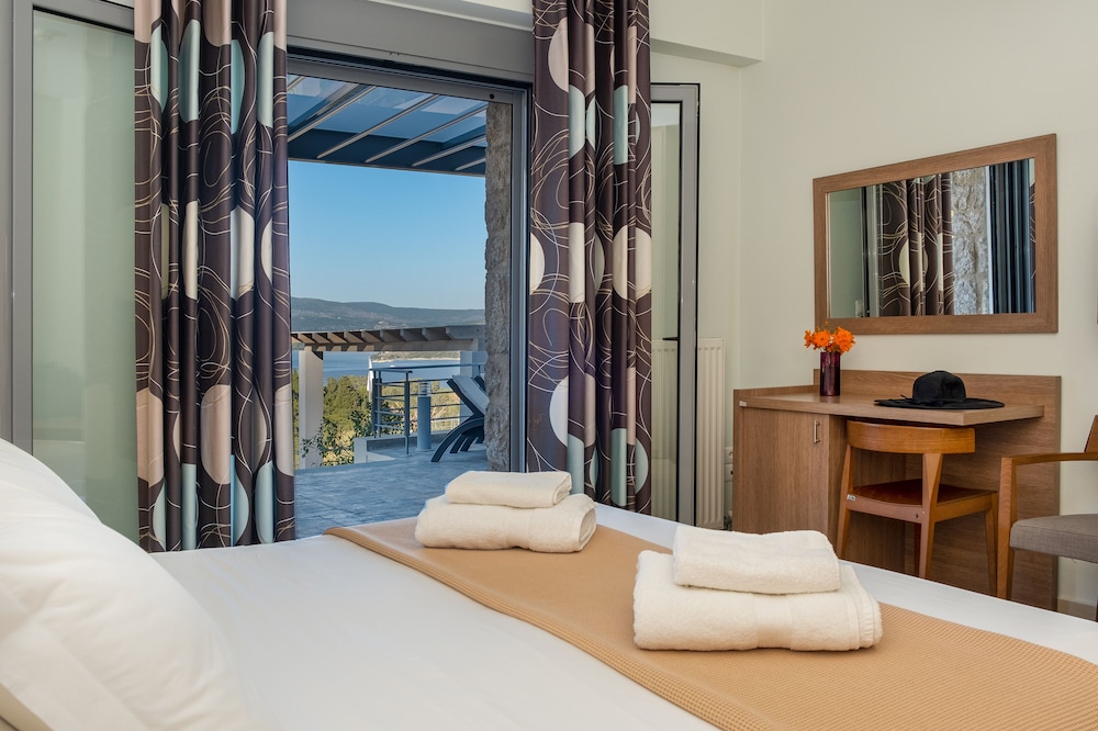 Premium Apartment, 1 Bedroom, Pool Access, Sea View (S1)