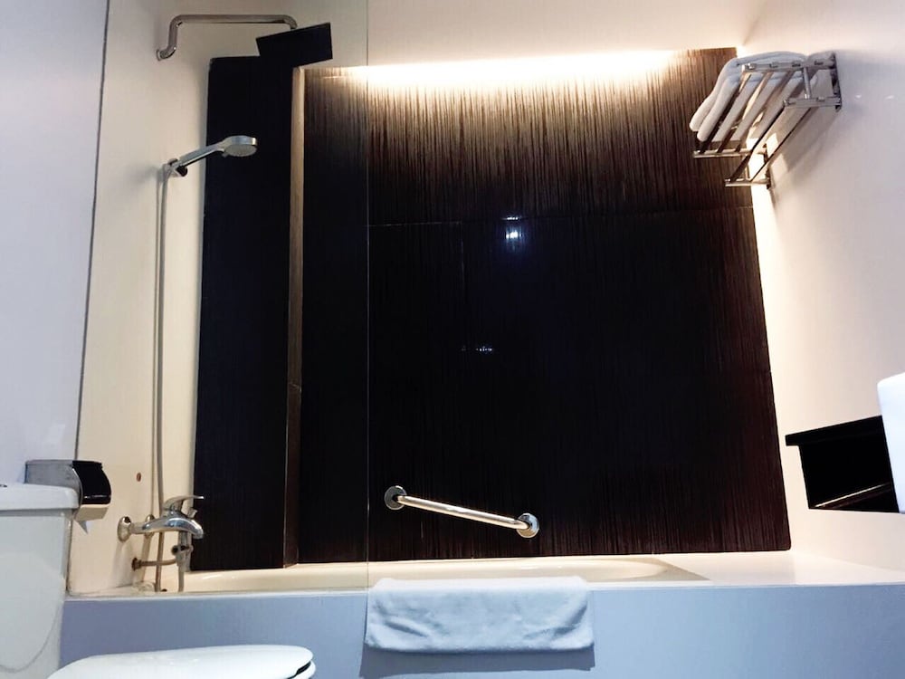 Deluxe Room - Photo 4