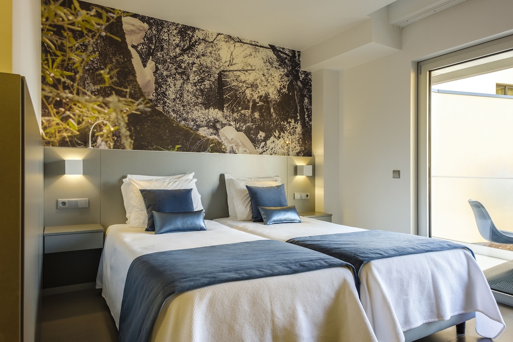 Standard Twin Room, Balcony photo 3