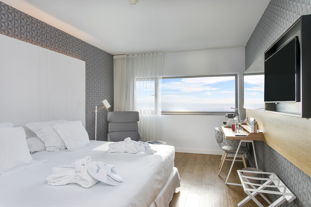 Premium Room (Deluxe)