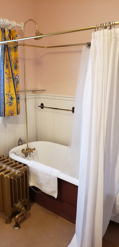 Economy Double Room, Private Bathroom (Williams Room) photo 3