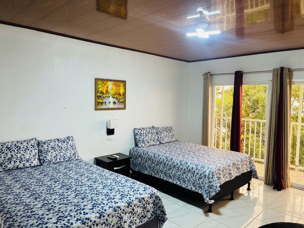 Basic Double Room, 2 Queen Beds, Partial Lake View photo 1