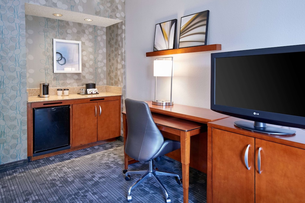 Superior Suite, Multiple Beds (One Bedroom) photo 2