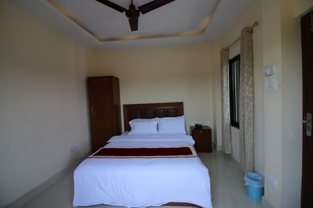 Deluxe Double Room, 1 Double Bed, Private Bathroom photo 1
