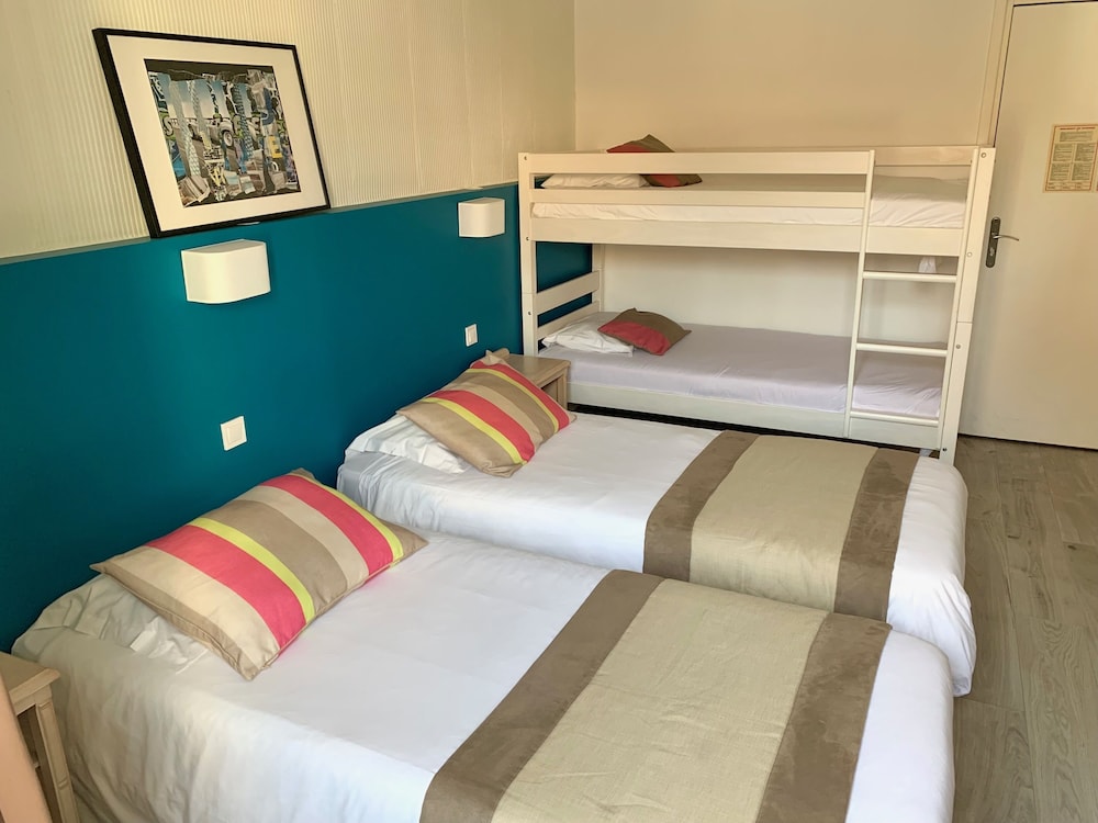Quadruple Room - Photo 3