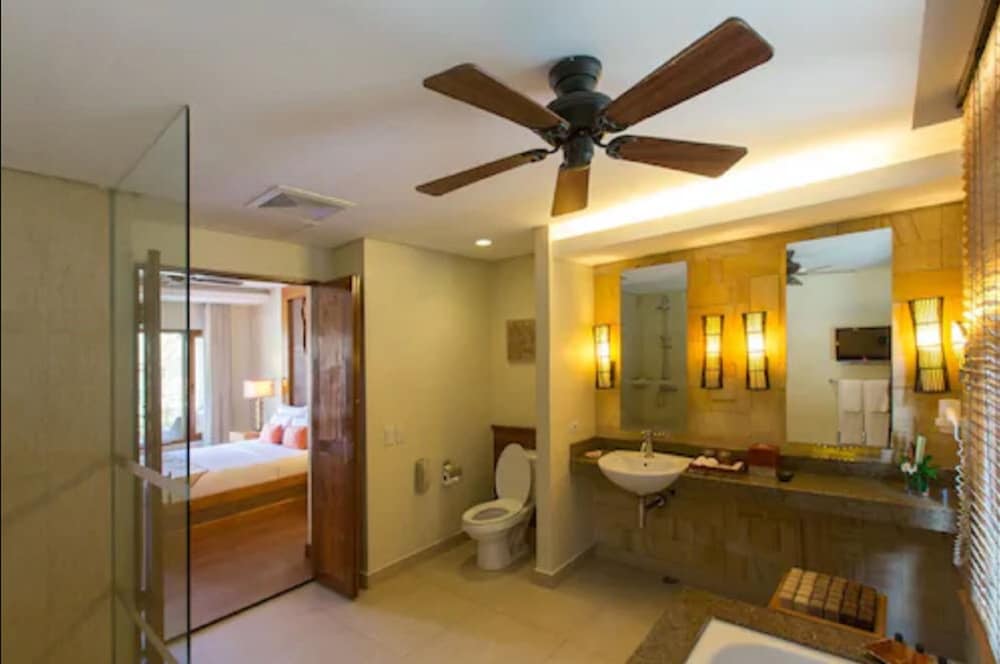 Deluxe Room, Garden View - Photo 4
