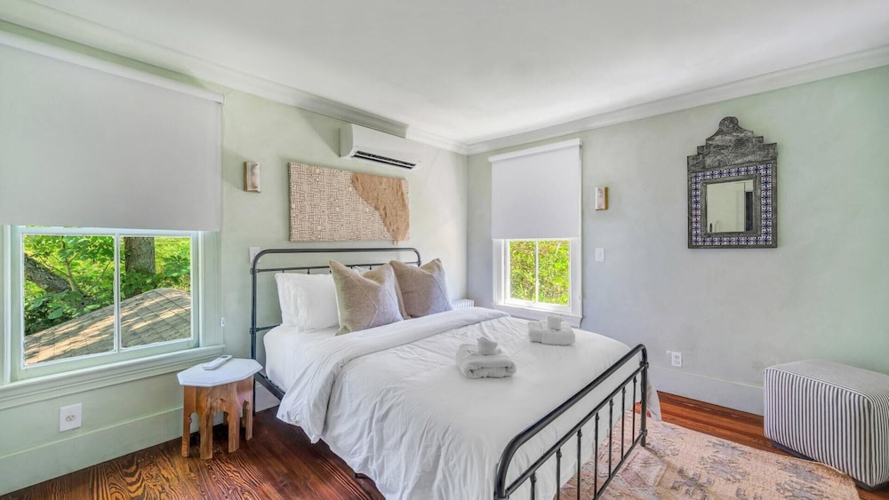 Suite, 1 Queen Bed (The Mainstay B&B - Mecox - 2nd Floor ) photo 1