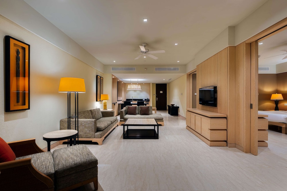 Conrad Suite, 2 Twin Beds - Photo 1