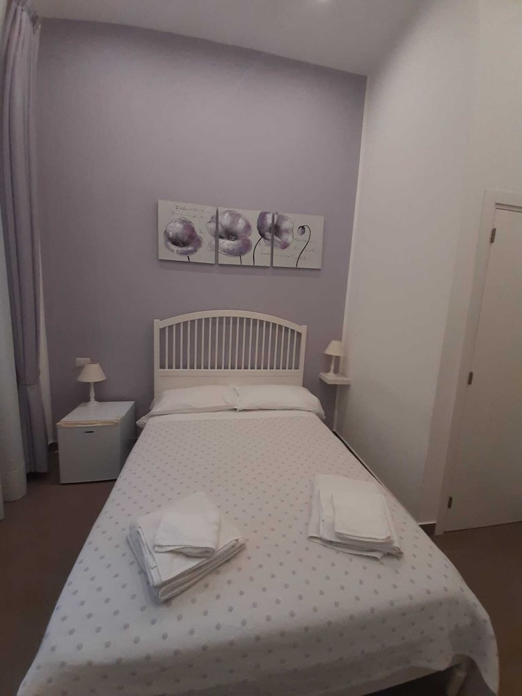 Basic Room, 1 Double Bed, Courtyard View