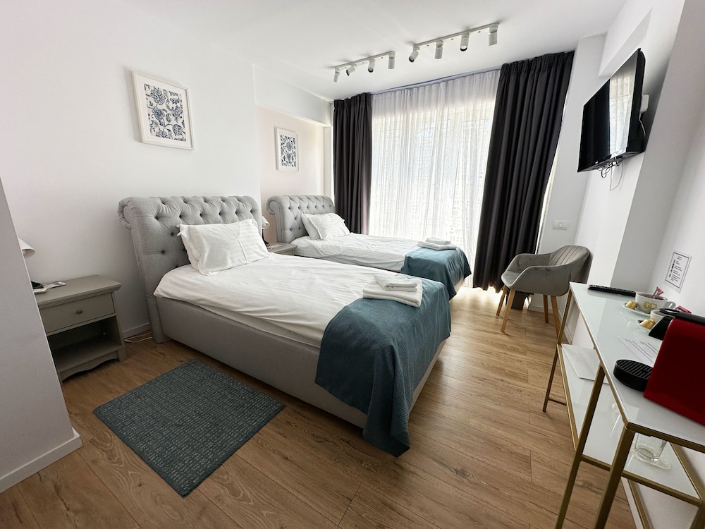 Standard Room, 2 Twin Beds, Non Smoking - Photo 3