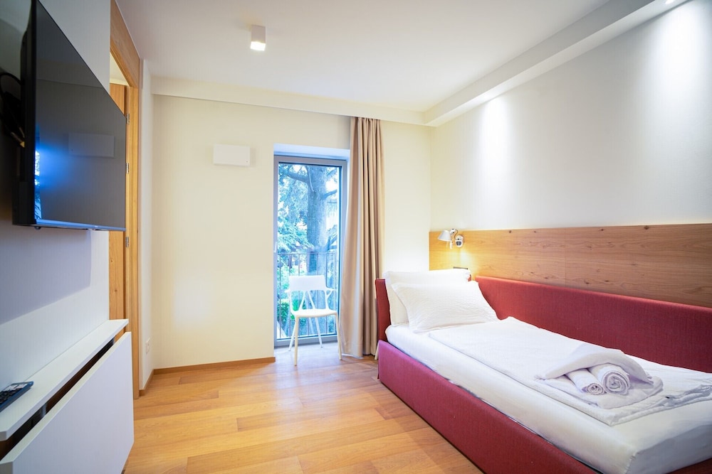 Basic Studio, 1 Double Bed, Kitchenette