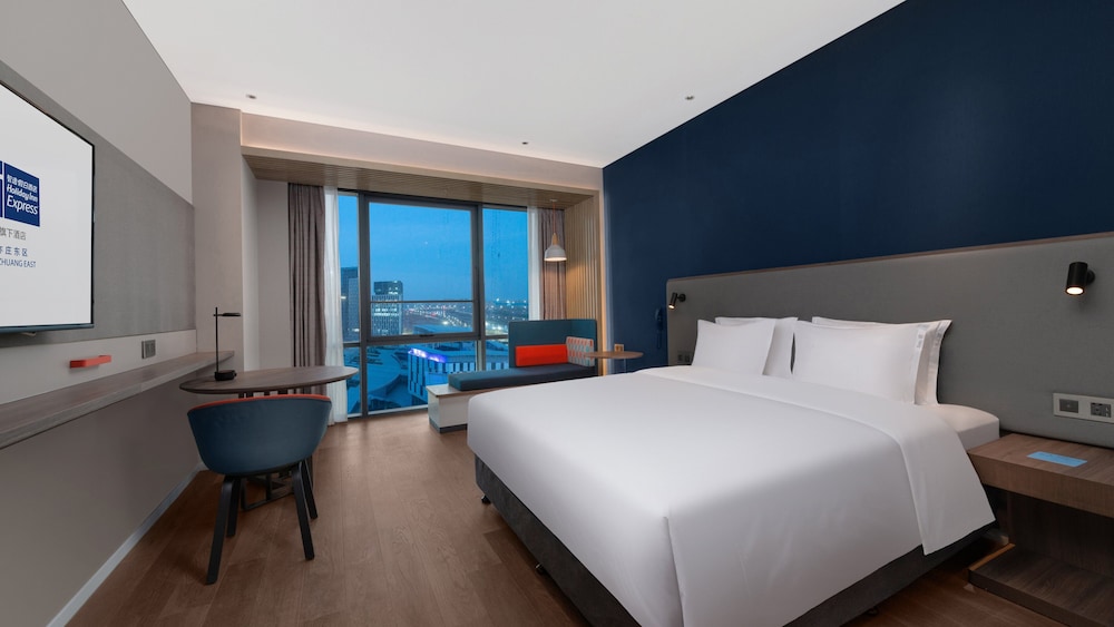 Standard King Bed Room - Photo 1