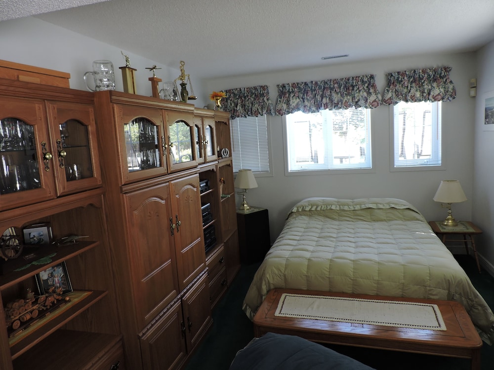 Grand Quadruple Room, 1 Queen Bed, Garden View photo 1