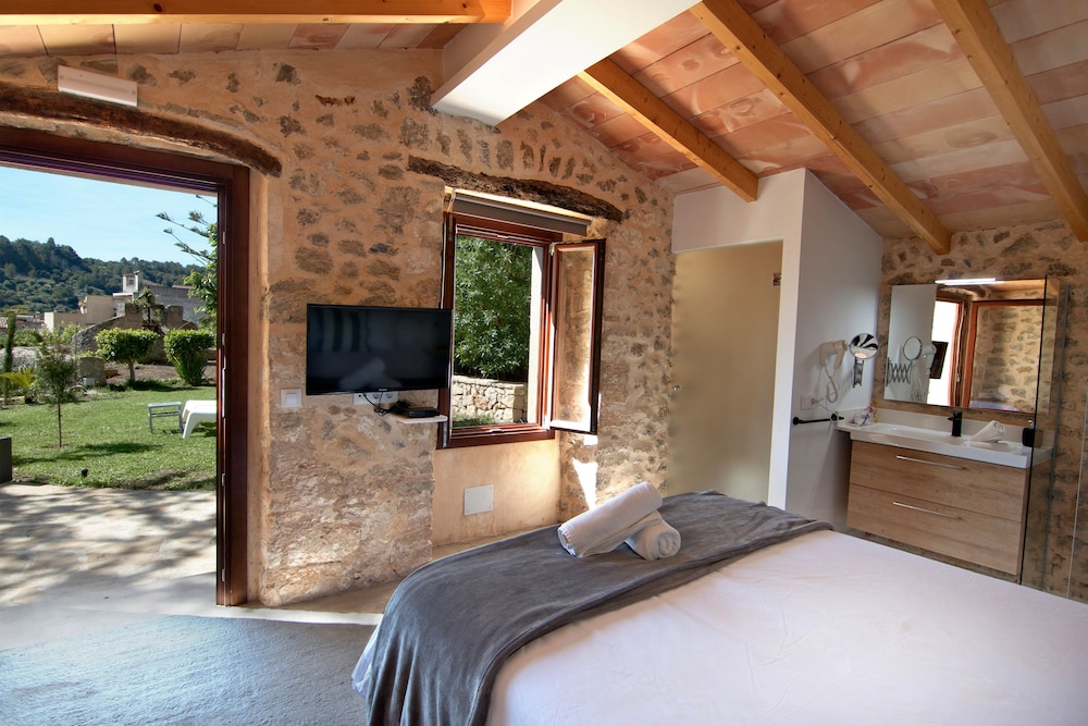 Superior Double Room, Garden View, Poolside photo 3