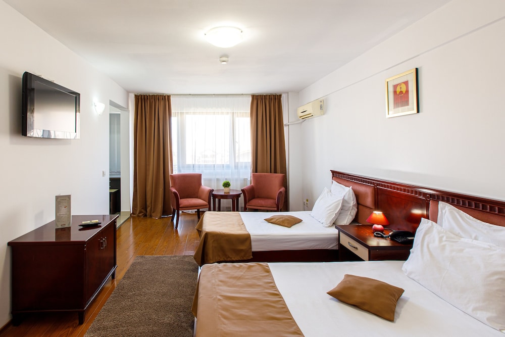 Executive Studio Suite, 2 Twin Beds, Kitchen photo 1