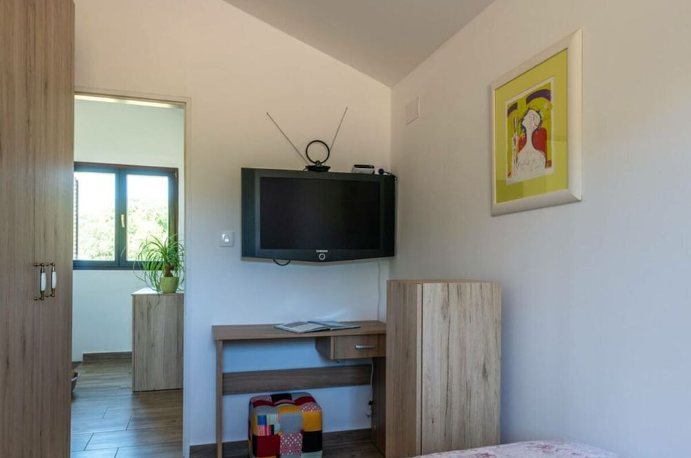 Villa photo 2