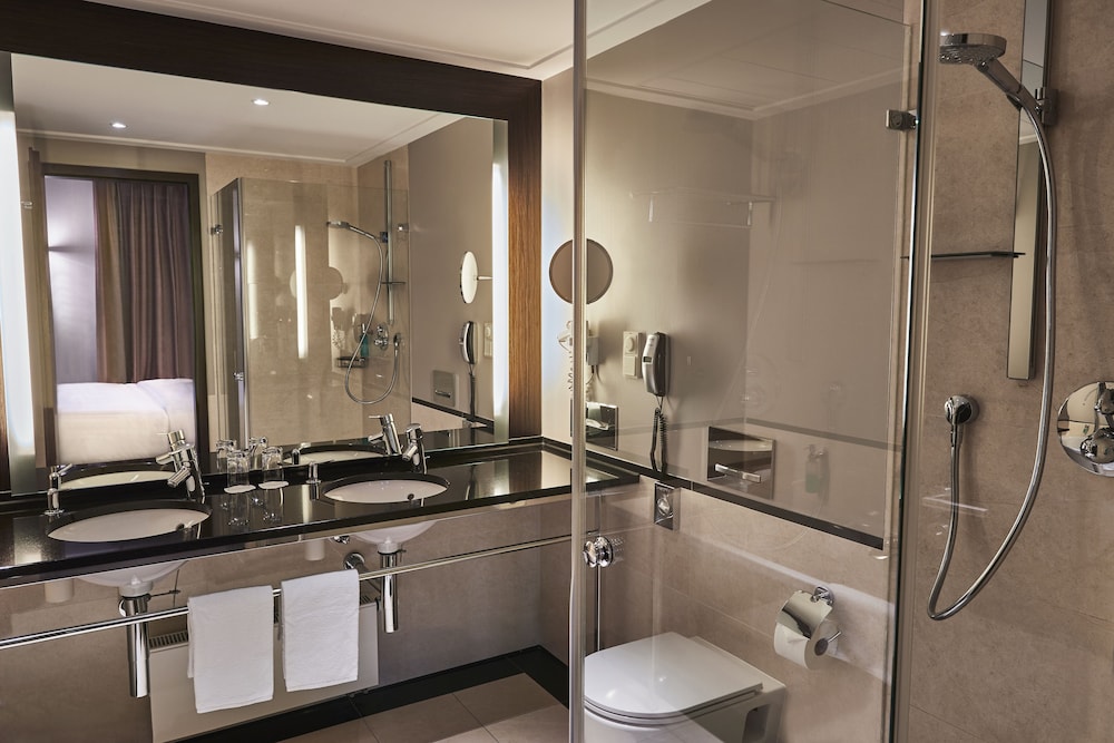 Suite - Photo 9