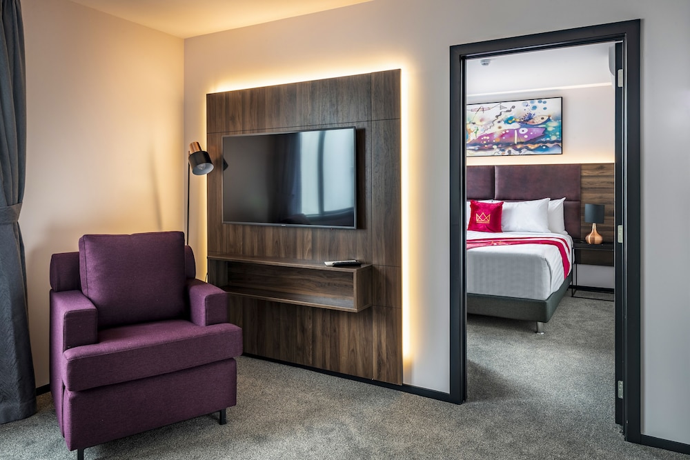Two Bedroom Suite with Two Bathrooms - Photo 1